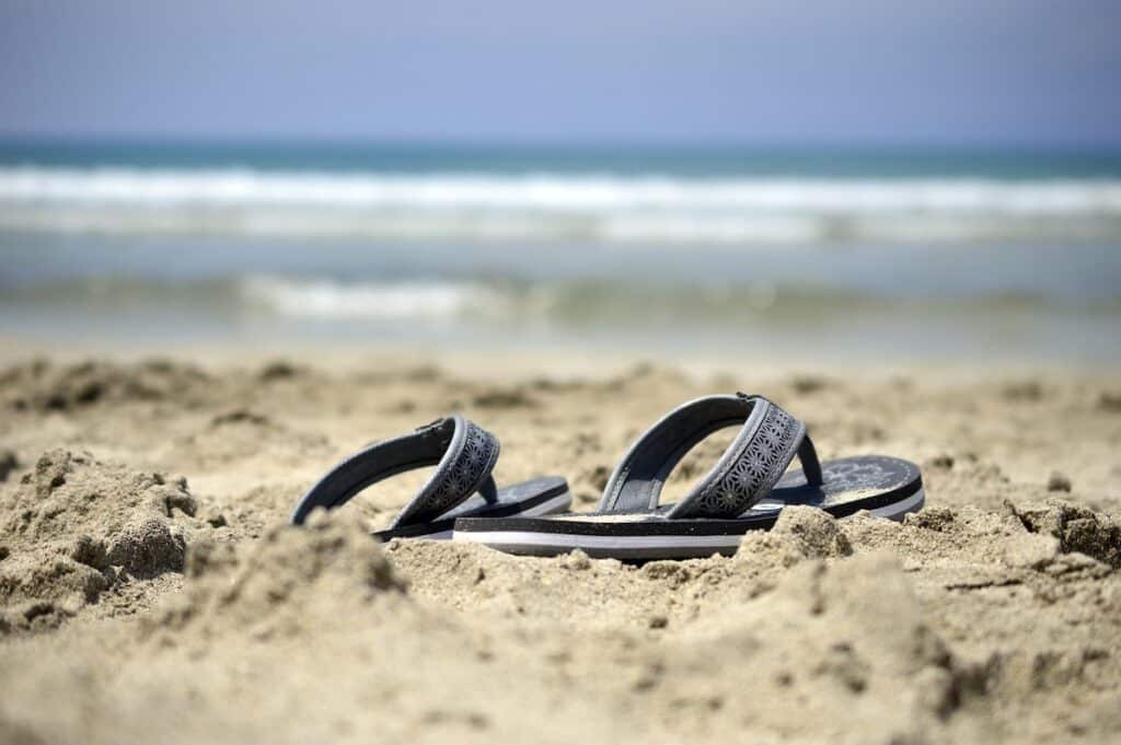 Kan ik sandalen aan?