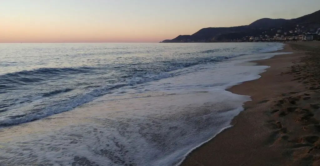 Turkse Riviera tijdens de zonsondergang